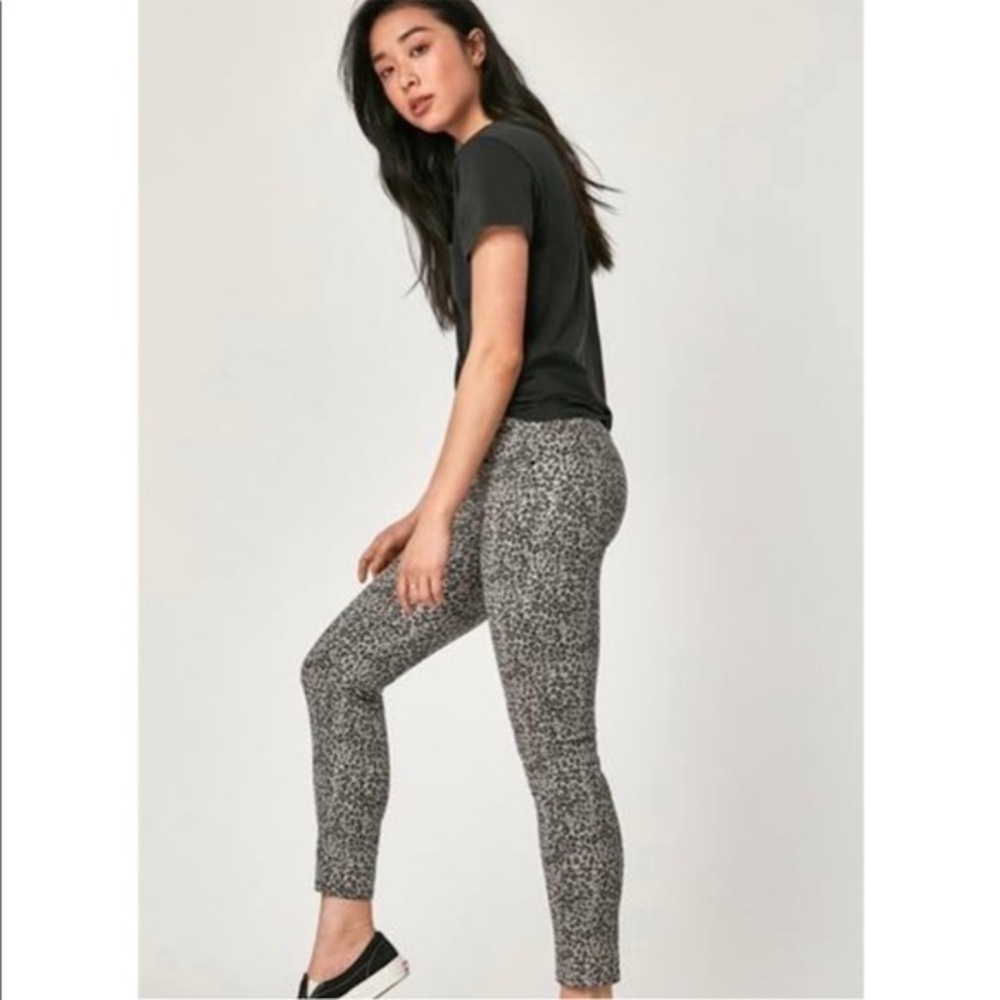 NWT Mavi Grey Tess Leo Cropped Skinny Jeans